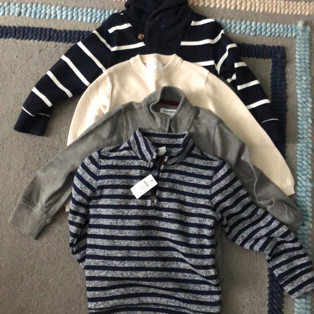 Lot of boys sweaters sz 5